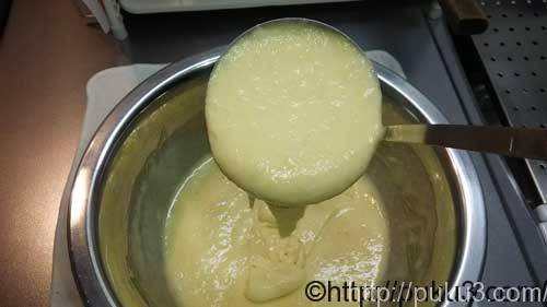 ひと晩ねかせた生地