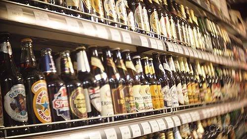 スーパーのビア棚