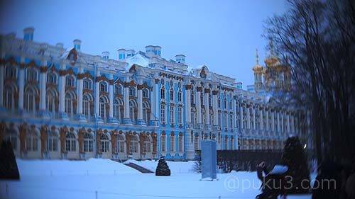 どことなく模型のような色合い