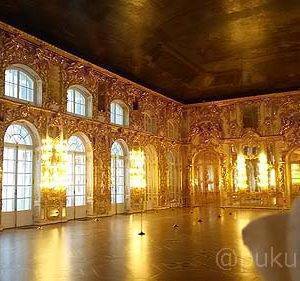 黄金に輝く大広間