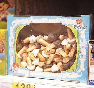 きのこの山派です。