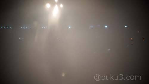 お湯と不凍液で窓の外が見えず・・